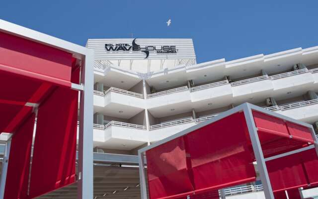 Отель Sol Wave House Mallorca Испания, Магалуф - 1 отзыв об отеле, цены и фото номеров - забронировать отель Sol Wave House Mallorca онлайн вид на фасад