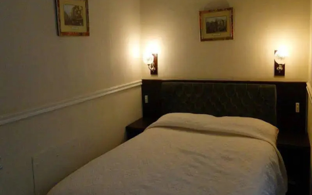 Hallam Hotel