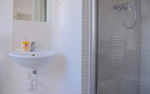 Spacious 2 Bedroom in Shepherds Bush With Patio