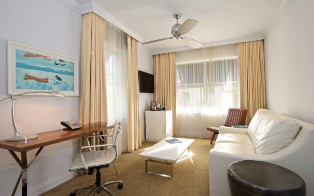 Blue Moon Hotel