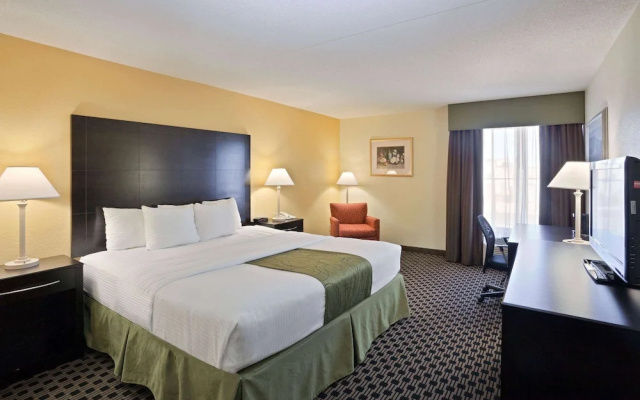 La Quinta Inn & Suites Salina