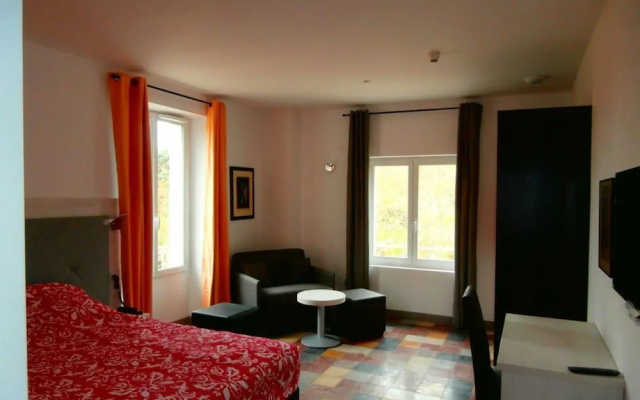 Hotel le Moderne