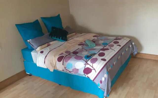 Spacious Double Room in Lovely Guesthouse