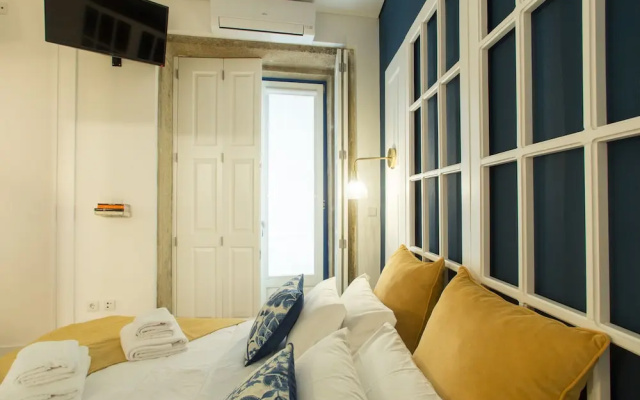 Janelas de São Bento by Porto City Hosts