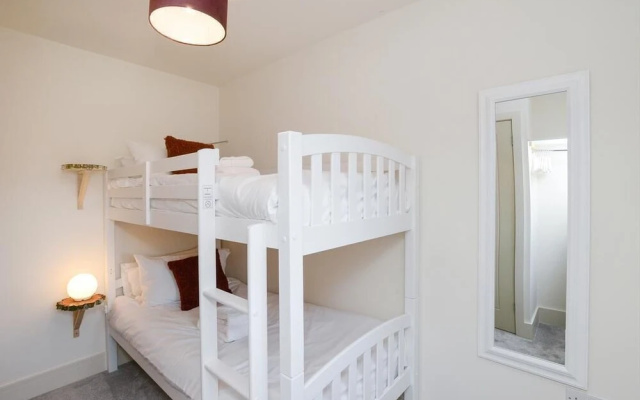 Wollaton House - Fabulous 5 bed house Nottingham