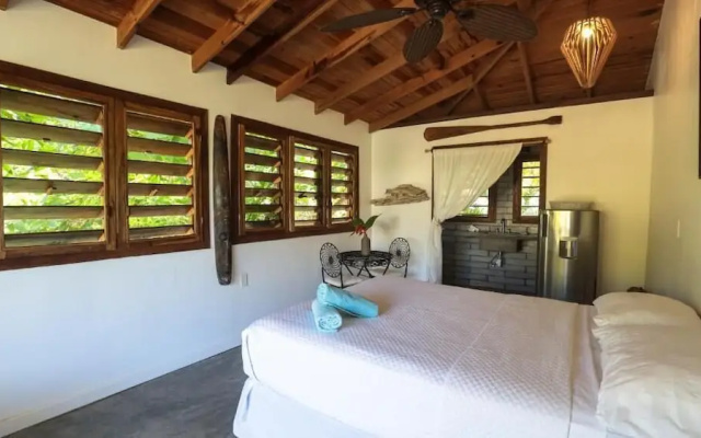 Camp Bay Lodge