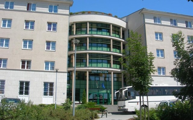 Отель Uni-Hotel Diakotthon Венгрия, Силвашварад - отзывы, цены и фото номеров - забронировать отель Uni-Hotel Diakotthon онлайн вид на фасад