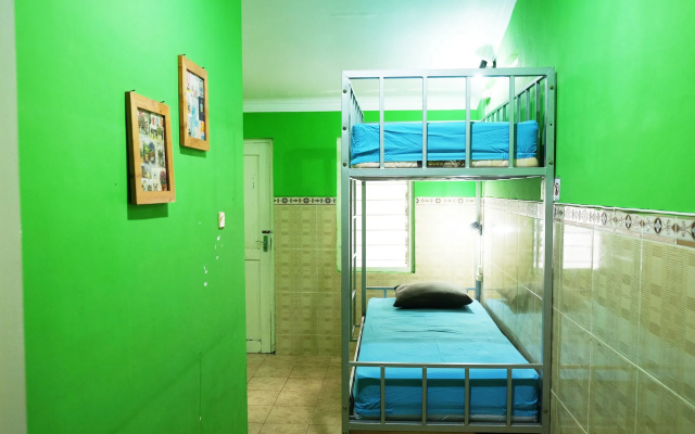 HOZ Bed and Breakfast - Hostel
