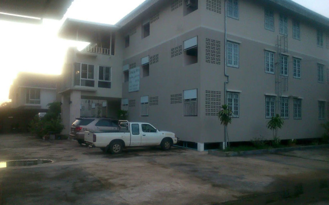 Zwahotel Amnatcharoen