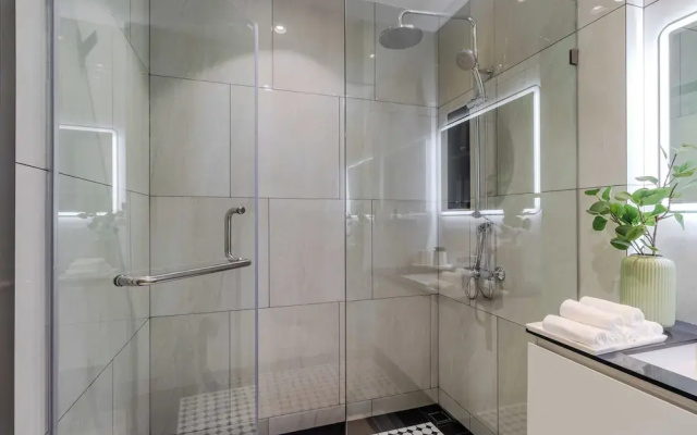 Brand new near Boat Avenue C250