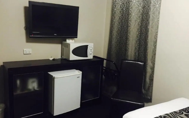 Econo Lodge City Square
