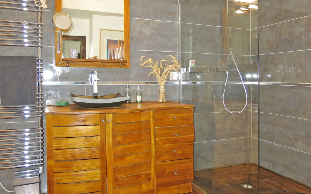 Holiday Home La Demeure de Tumiac (RHU357)