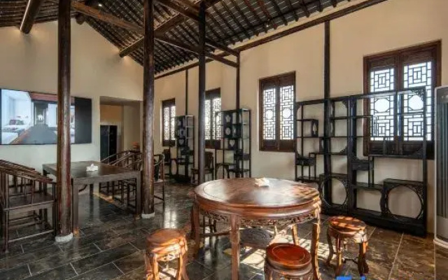 Yin Tang and Dao Hot Spring Health & Wellness Resort Homestay
