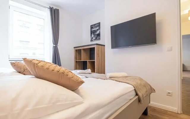 Modern 1BR 1LR Apt Donaustadt Area