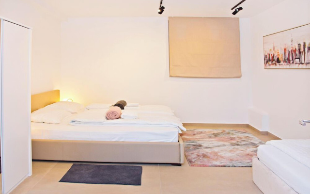Flowers Premium Apartments & Rooms