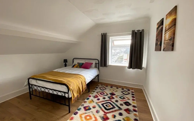 4-bedrooms - Perfect for Those Working in Bridgend