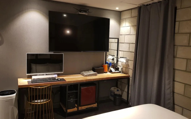 MARI Hotel