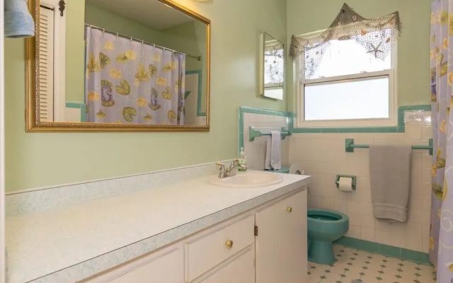 AM Beach Place Unit 4
