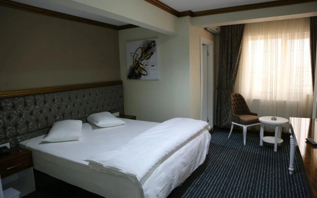 Grand Sera Hotel