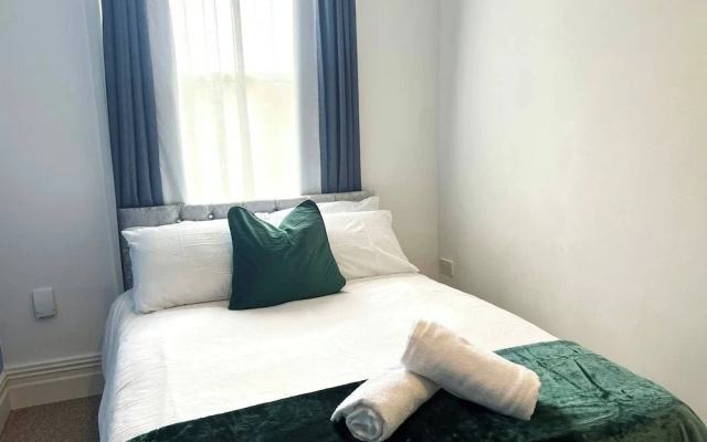 Spacious Haven Near The University of Leicester