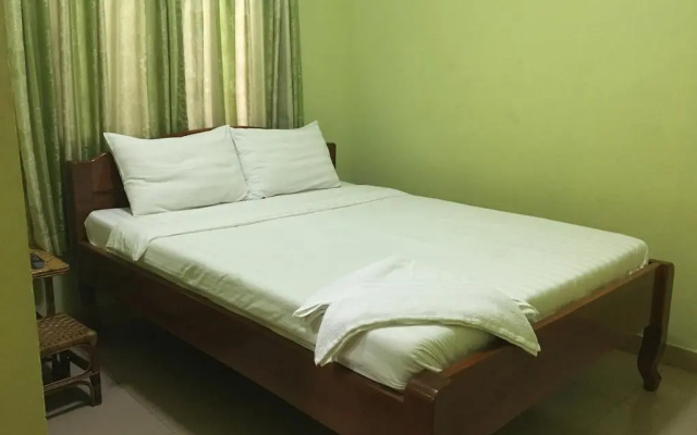 Pra-Tna Guest House and Coffee