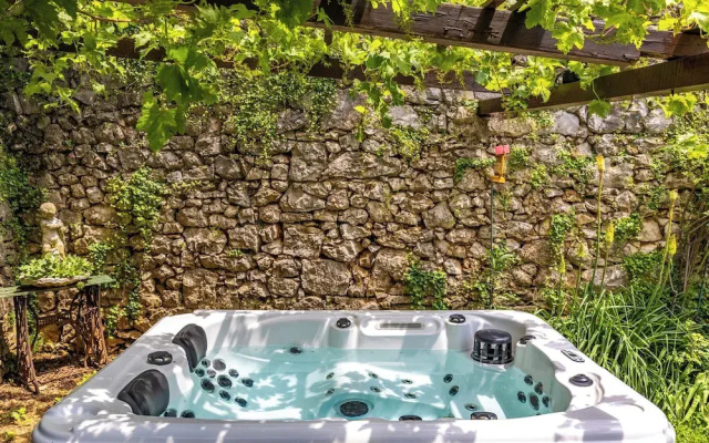 Holiday Home Meja Private Pool