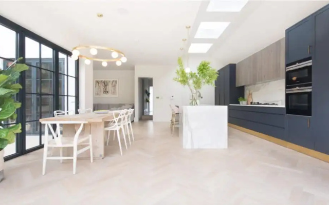 Stunning 3 Bedroom Family Home in Kensal Rise