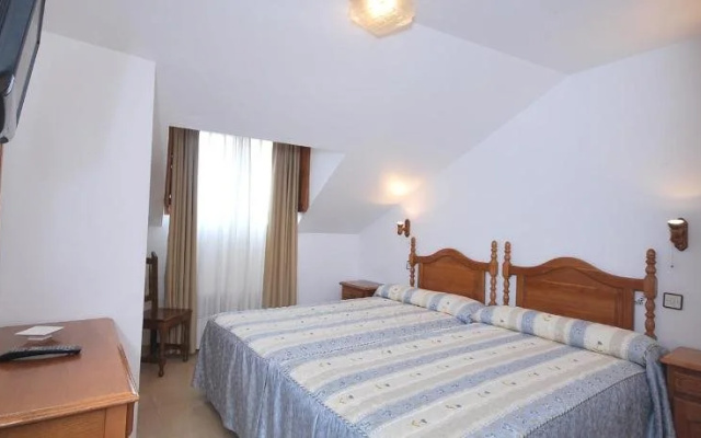Hotel Trespalacios