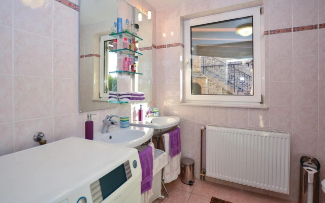 Awesome Home in Izola With Wifi and 3 Bedrooms