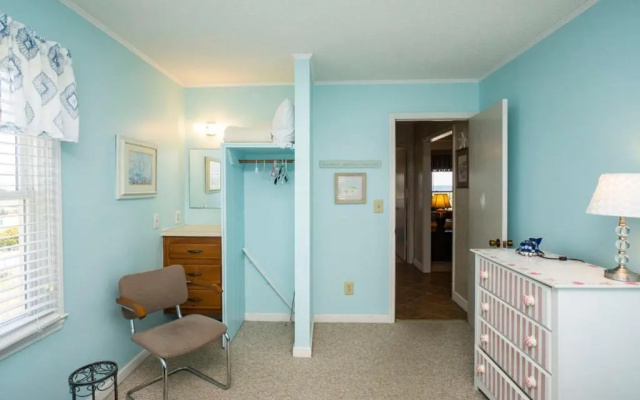 Shorebird by Oak Island Accommodations
