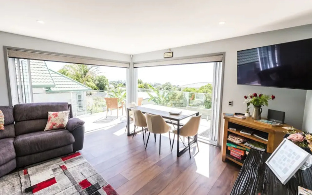 3 Bedroom Village Retreat Home With Sea Views