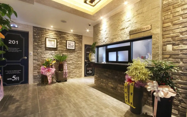 Gumi Hyeonggokdong 5Wol Hotel