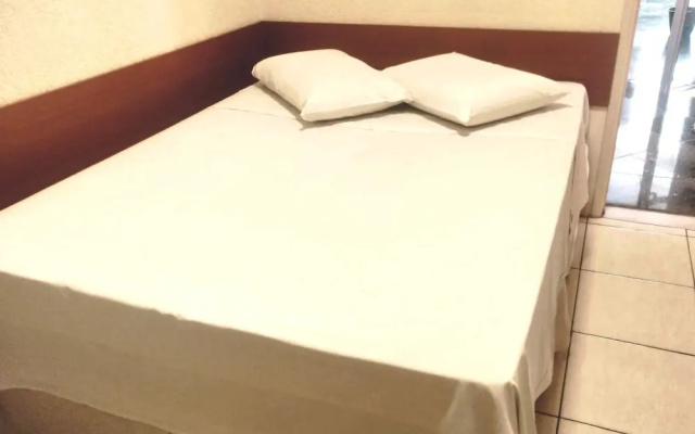 Lelis Hotel