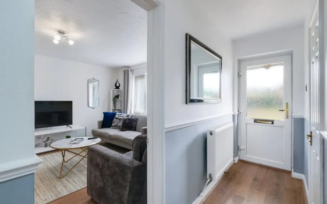 Sharp Close 4 Bedroom 2 Bath - Aylesbury