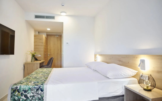 Colentum Resort Murter