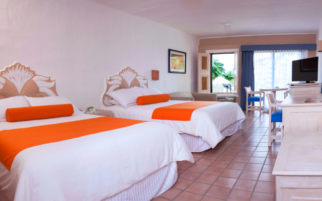 Flamingo Vallarta Hotel & Marina