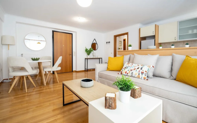 “Greek Aura” luxury lodging in Koukaki