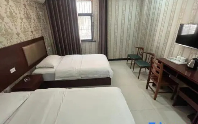 Zhushan Baofengzhen Yanliang Restaurant