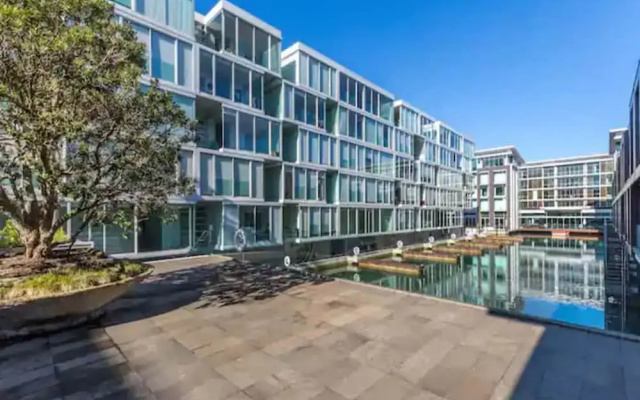 Wynyard Viaduct Harbour 2BR+Parking: Zodiak Stays