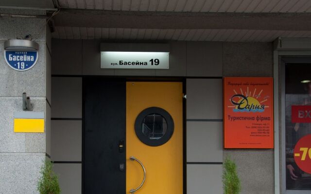 Гостиница Partner Guest House Khreschatyk вид на фасад