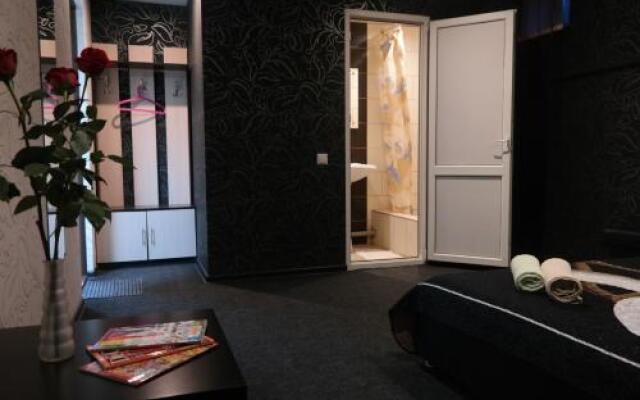 Гостиница Guest House Revolyutsii 28 в Перми 4 отзыва об отеле, цены и фото номеров - забронировать гостиницу Guest House Revolyutsii 28 онлайн Пермь вид на фасад