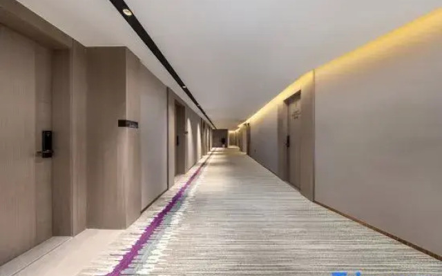 Lavande Hotel (Chongqing Kaizhou New Century Pedestrian Street)