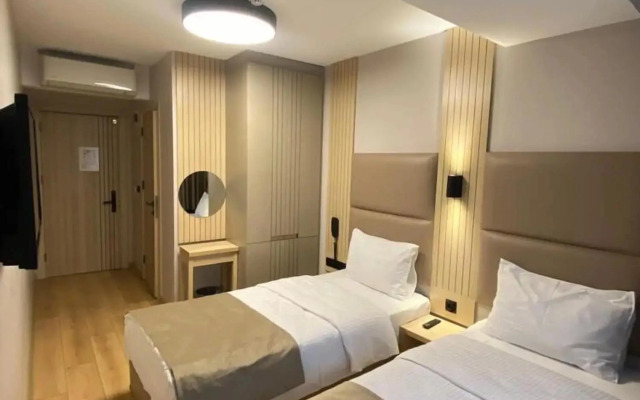 Otel Yeni̇ Kapi
