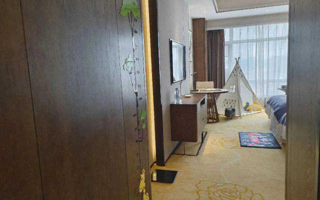 Feicuizhouyu Hotel