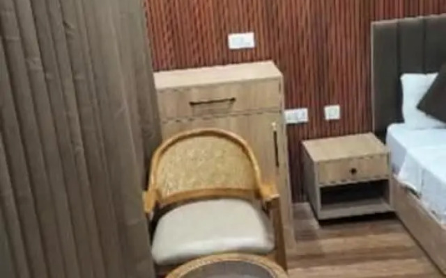 Hotel Gs Grand Dehradun