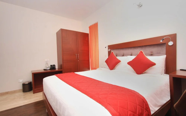 OYO 10002 Hotel Canary Hop