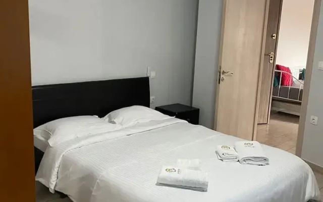 Arethousa City View Getaway - Chalkida s Cozy Gem