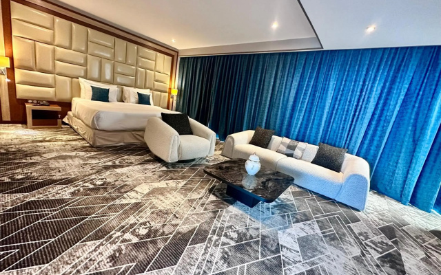 2H Hotel