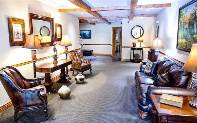 Townsend Place A106 1 Bedroom Condo by Redawning