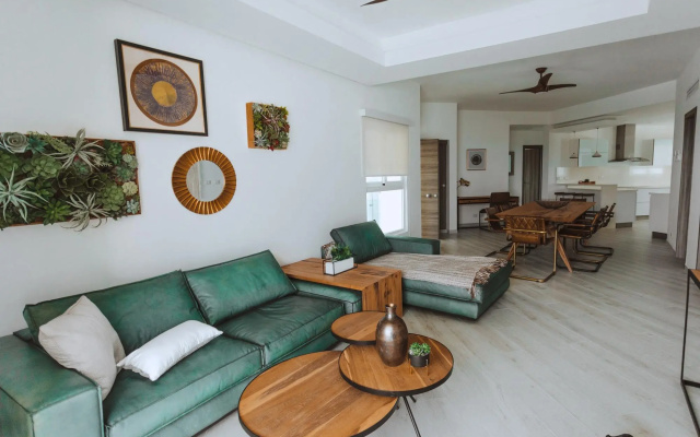 Ocean views apartment with private beach in Playa